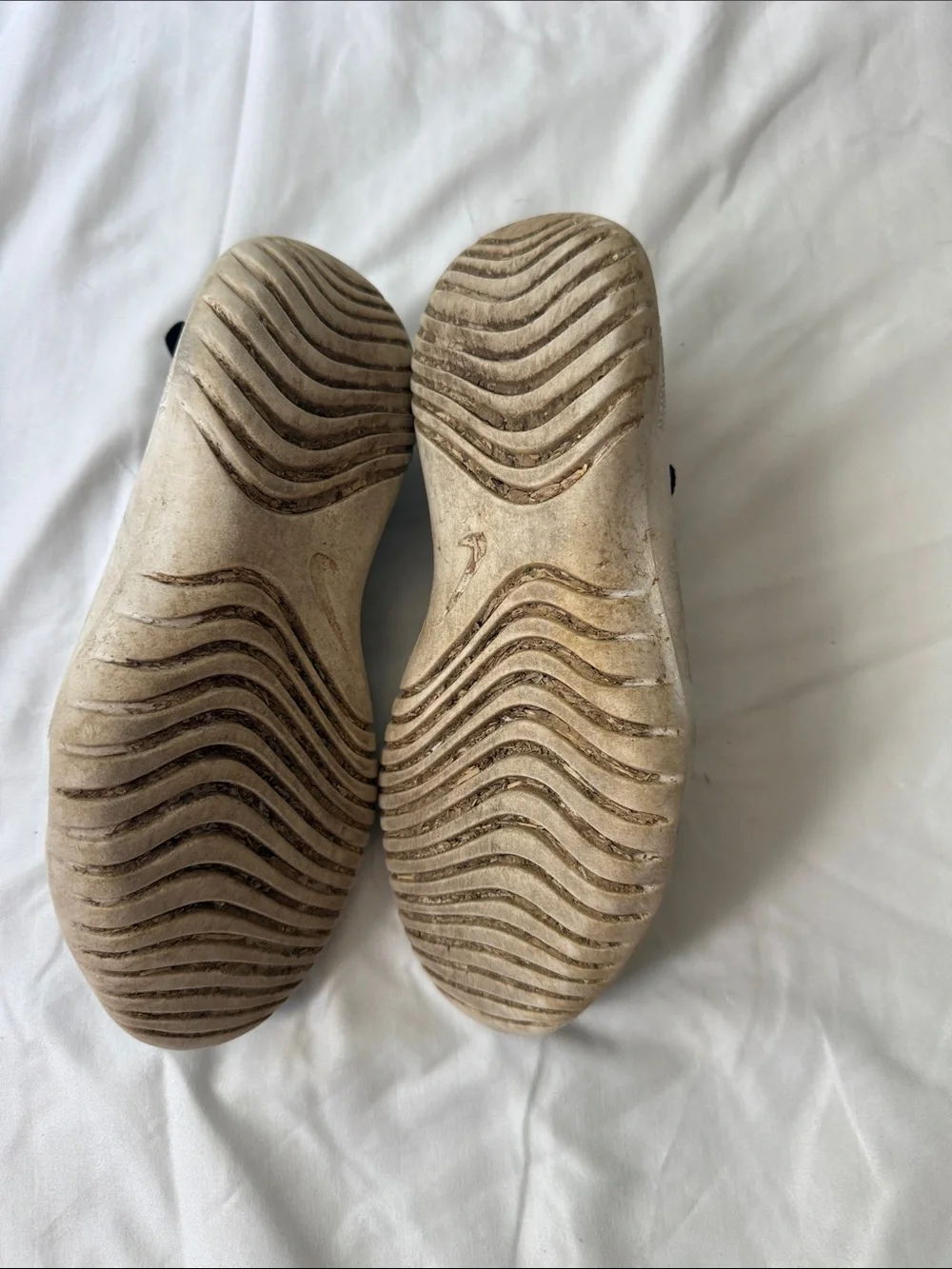 Nike slip sneakers